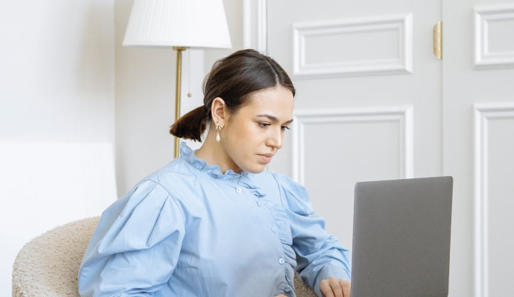 About-1_2-Business-Consultant